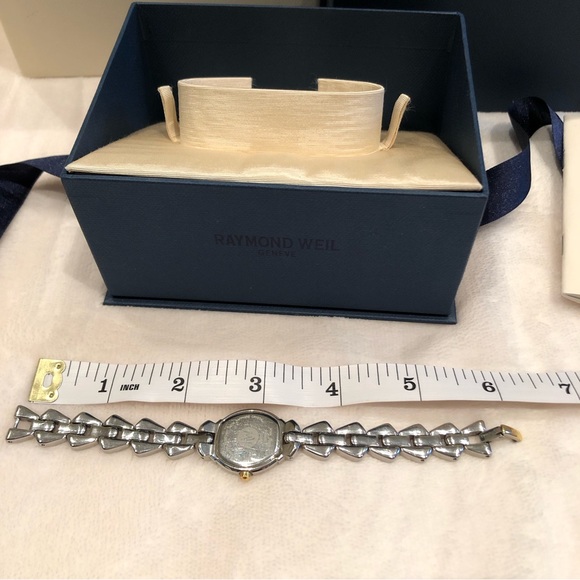 Raymond Weil Geneva Gold and Silver Tone Quartz Bracelet Watch, working - Picture 10 of 10